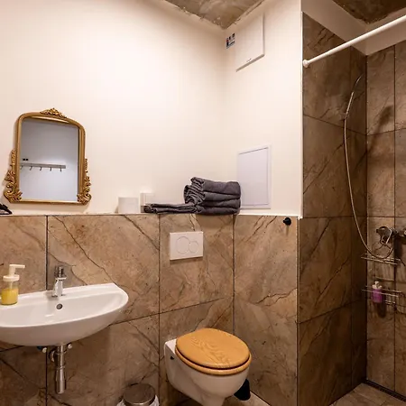 Brand New #36 Close To Center With Free Parking *